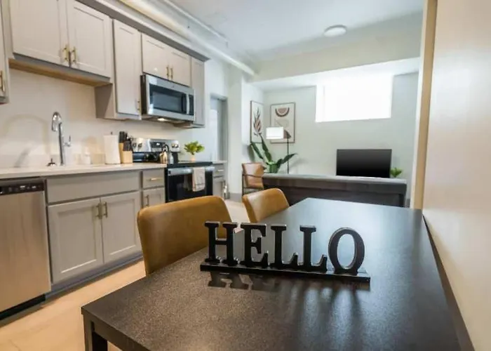 Cozy Unit With Free Parking Near Medical District